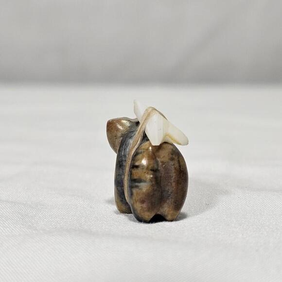 Vintage Native American Zuni Tribe Carved Stone X-Small Fetish Bear With Bundle - Picture 4 of 6